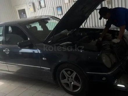 Mercedes-Benz E 230 1996 года за 2 500 000 тг. в Усть-Каменогорск – фото 7