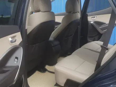 Hyundai Santa Fe 2016 года за 7 000 000 тг. в Актобе – фото 13