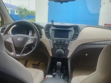 Hyundai Santa Fe 2016 года за 7 000 000 тг. в Актобе – фото 7