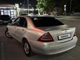 Mercedes-Benz C 180 2001 года за 2 200 000 тг. в Шымкент – фото 3
