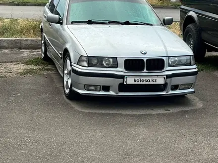 BMW 325 1992 года за 2 100 000 тг. в Алматы