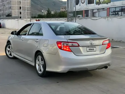 Toyota Camry 2013 года за 5 300 000 тг. в Актобе – фото 3