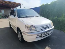 Toyota Raum, 1999
