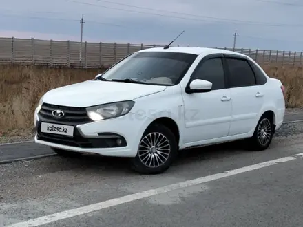 ВАЗ (Lada) Granta 2190 2018 года за 2 600 000 тг. в Актобе – фото 2