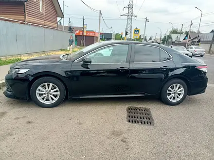 Toyota Camry 2020 года за 12 800 000 тг. в Алматы – фото 2