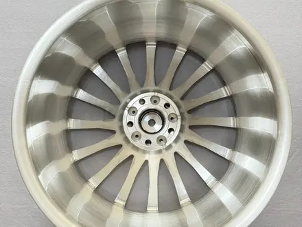 Оригинальные диски R20 на Mercedes Maybach за 950 000 тг. в Алматы – фото 4
