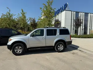 Nissan Pathfinder, 2004