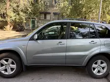 Toyota RAV4, 2004