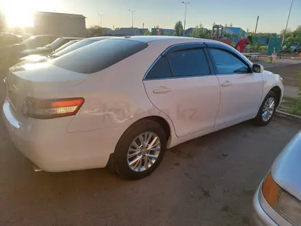 Toyota Camry 2010 года за 7 100 000 тг. в Уральск – фото 3