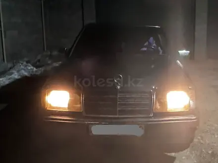 Mercedes-Benz E 200 1992 года за 1 380 000 тг. в Тараз – фото 3