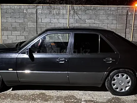 Mercedes-Benz E 200 1992 года за 1 380 000 тг. в Тараз – фото 2