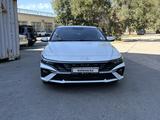 Hyundai Elantra 2023 года за 8 300 000 тг. в Тараз – фото 2