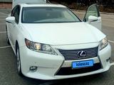 Lexus ES 300h 2014 года за 9 000 000 тг. в Актау – фото 2