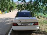 Mercedes-Benz E 200 1993 года за 1 200 000 тг. в Жезказган – фото 4