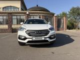 Hyundai Santa Fe 2016 годаүшін10 500 000 тг. в Алматы