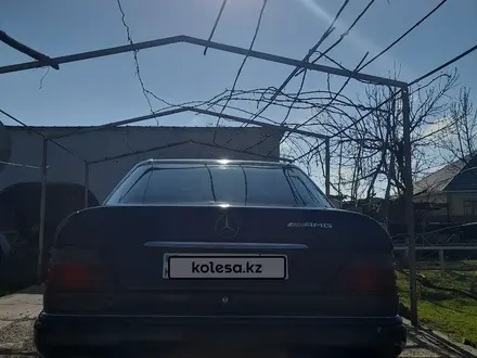 Mercedes-Benz E 220 1995 года за 2 400 000 тг. в Шымкент – фото 4