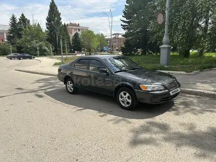 Toyota Camry 2000 года за 3 700 000 тг. в Риддер – фото 7