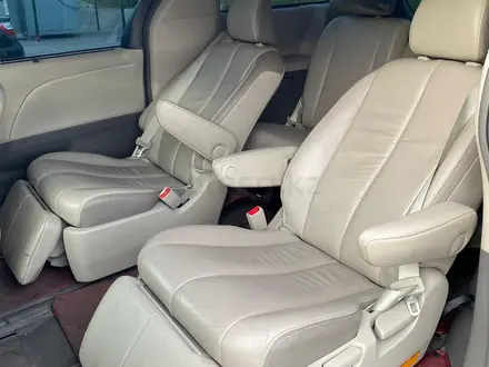Toyota Sienna 2012 года за 14 300 000 тг. в Алматы – фото 16