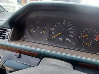 Mercedes-Benz E 230