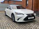 Lexus ES 250 2019 года за 22 500 000 тг. в Атырау