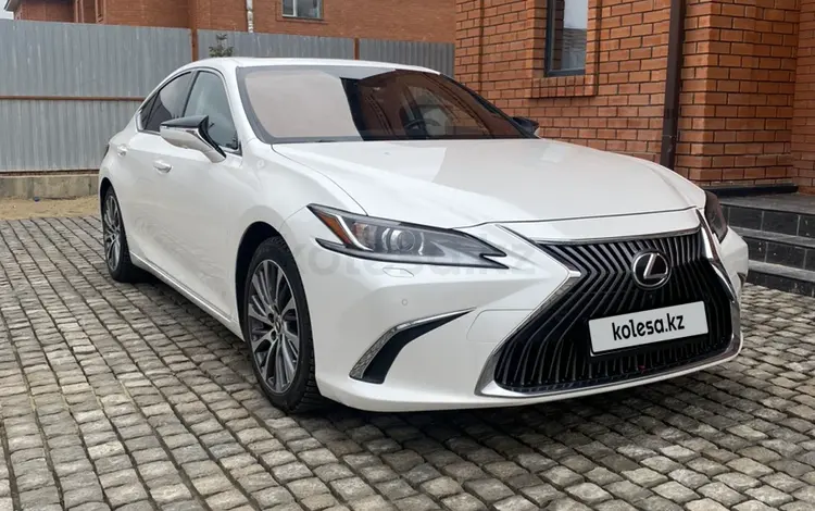 Lexus ES 250 2019 года за 22 500 000 тг. в Атырау