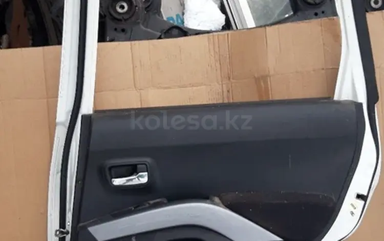 Задняя правая дверь на Outlander XL за 60 000 тг. в Алматы