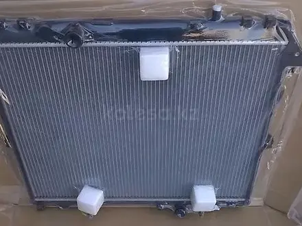 Радиатор на Toyota Hilux/ Fortuner 2.7 л в Алматы
