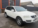 Volkswagen Touareg 2004 года за 4 700 000 тг. в Шымкент – фото 2