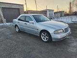 Mercedes-Benz C 180 1995 года за 1 750 000 тг. в Семей – фото 5