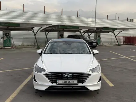 Hyundai Sonata 2022 года за 12 000 000 тг. в Алматы – фото 2
