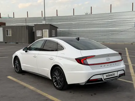Hyundai Sonata 2022 года за 12 000 000 тг. в Алматы – фото 8
