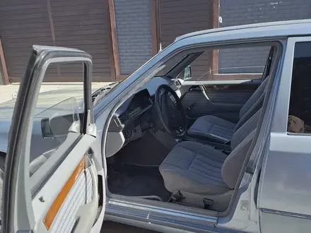 Mercedes-Benz E 230 1992 года за 1 400 000 тг. в Тараз – фото 6