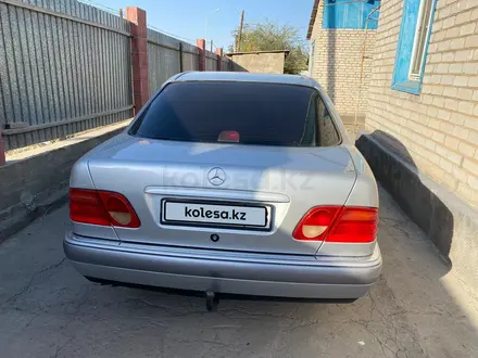 Mercedes-Benz E 240 1998 года за 2 800 000 тг. в Шу – фото 3