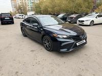 Toyota Camry 2021 года за 14 700 000 тг. в Астана