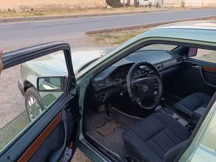 Mercedes-Benz E 230 1992 года за 1 200 000 тг. в Шымкент – фото 2