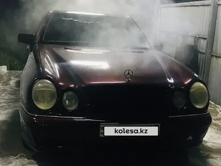 Mercedes-Benz E 230 1996 года за 2 000 000 тг. в Алматы