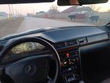 Mercedes-Benz E 220 1992 годаүшін1 750 000 тг. в Шымкент – фото 2