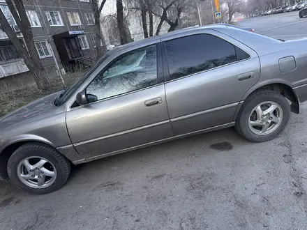 Toyota Camry 1997 года за 2 700 000 тг. в Усть-Каменогорск – фото 4