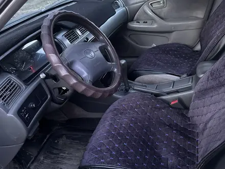 Toyota Camry 1997 года за 2 700 000 тг. в Усть-Каменогорск – фото 5