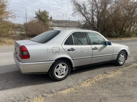 Mercedes-Benz C 180 1994 года за 2 300 000 тг. в Караганда – фото 4