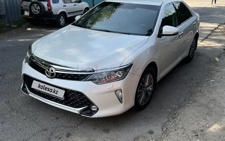 Toyota Camry 2017 года за 12 800 000 тг. в Алматы