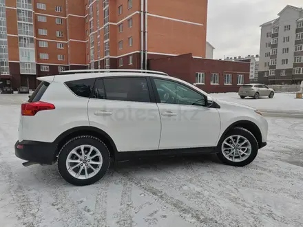Toyota RAV4 2014 года за 7 250 000 тг. в Актобе – фото 2