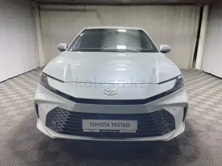 Toyota Camry Luxe eCVT 2026 года за 23 500 000 тг. в Алматы – фото 5