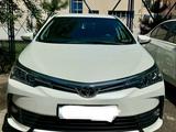 Toyota Corolla 2018 года за 9 350 000 тг. в Алматы