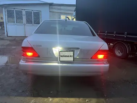 Mercedes-Benz S 420 1995 года за 2 000 000 тг. в Уральск – фото 3