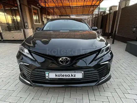 Toyota Camry 2023 года за 17 200 000 тг. в Караганда