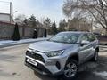 Toyota RAV4 2022 года за 17 900 000 тг. в Алматы – фото 2