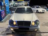 Mercedes-Benz E 280 1998 года за 3 900 000 тг. в Шымкент – фото 2
