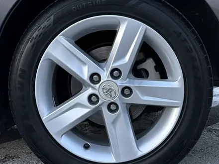 Toyota Camry 2012 года за 8 400 000 тг. в Шымкент – фото 2