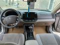 Toyota Camry 2005 года за 5 800 000 тг. в Жанаозен – фото 15